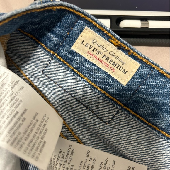 Levis 501 Jeans - Picture 5 of 10